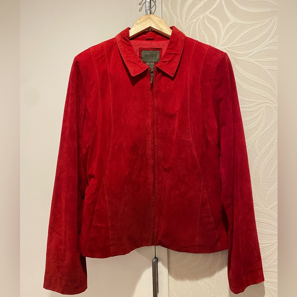 Red! Large. Comfy leather jacket